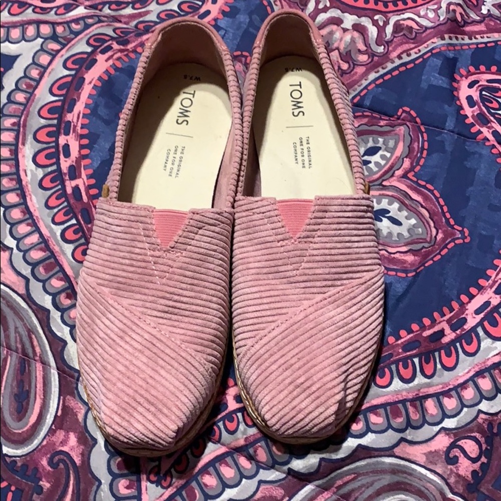 Women’s pink corduroy Toms Classic shoes 7.5